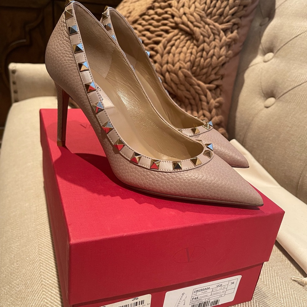 Valentino Rockstud pump poudre